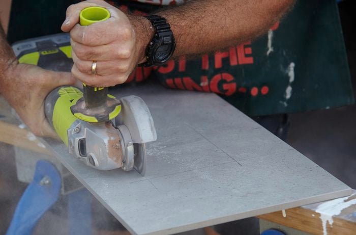 How To Lay Floor Tiles - Bunnings Australia