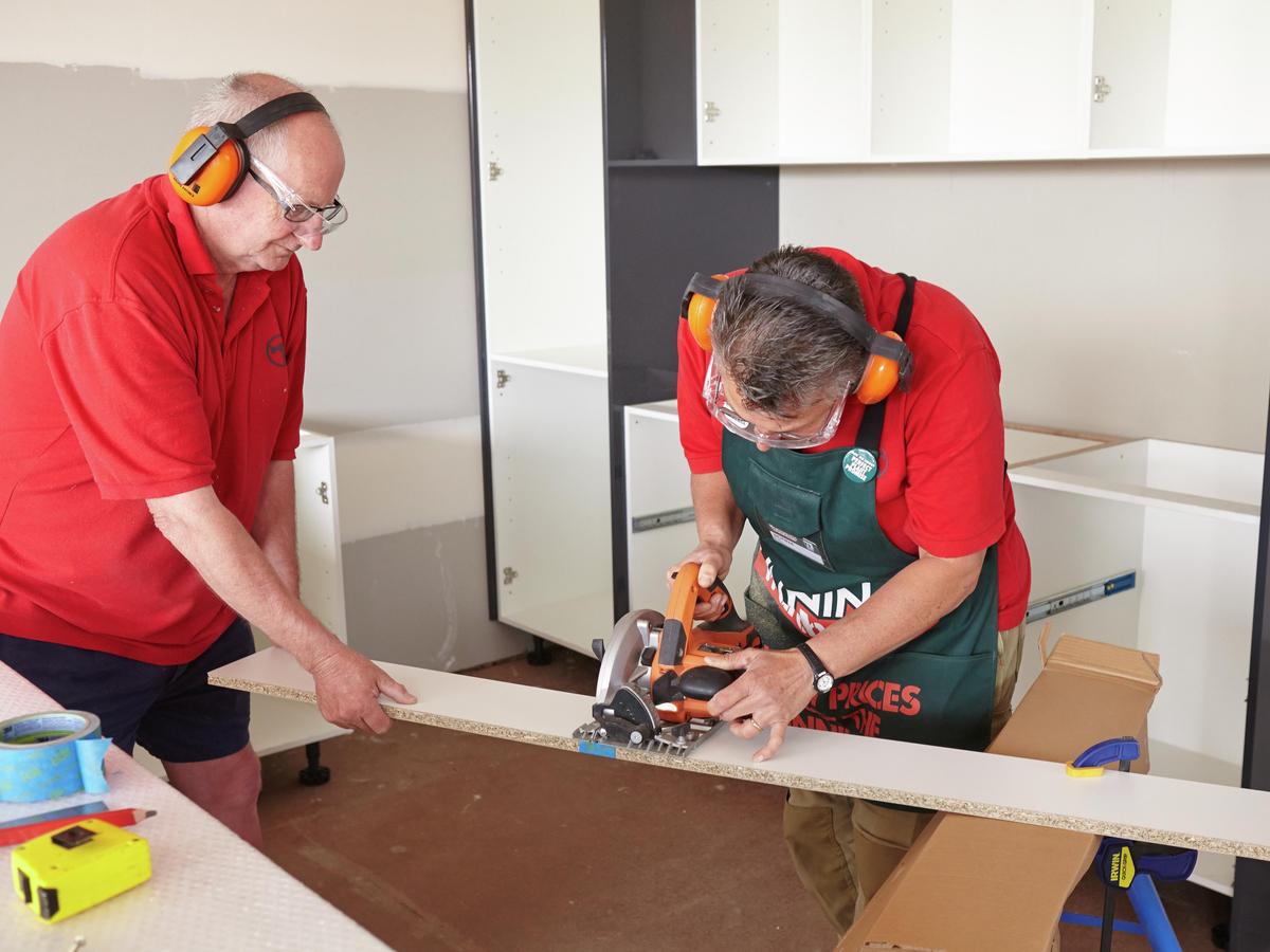 How To Install Kickboards - Bunnings Australia