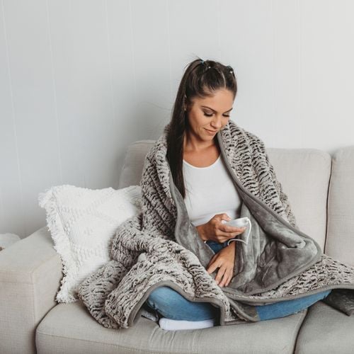 Dreamaker Premium Faux Chinchilla Fur Heated Throw - Grey - Bunnings  Australia