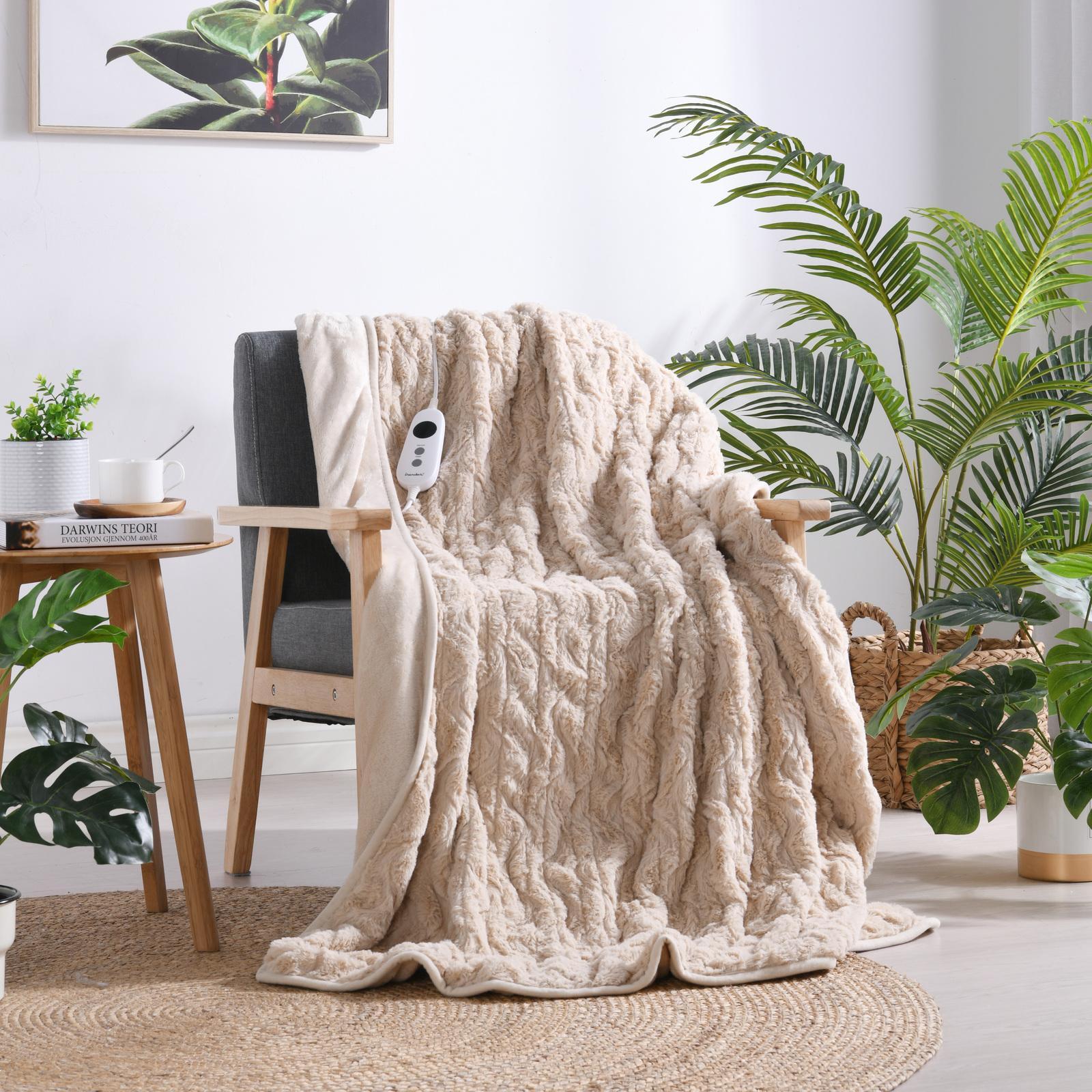 Dreamaker Luxury Faux Fur Heated Throw 160x120cm Natural - Bunnings  Australia