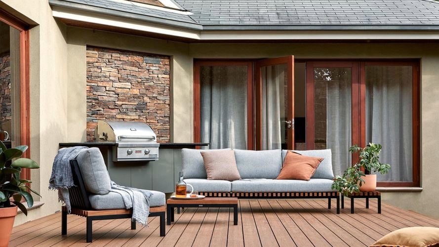 Ekodeck Designer Series in Leatherwood.