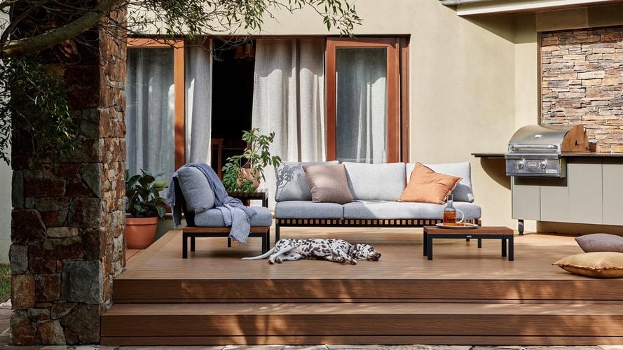 Ekodeck Designer Series in Leatherwood.