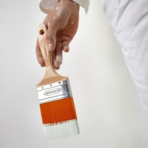 The laser grip handle ensures greater control.