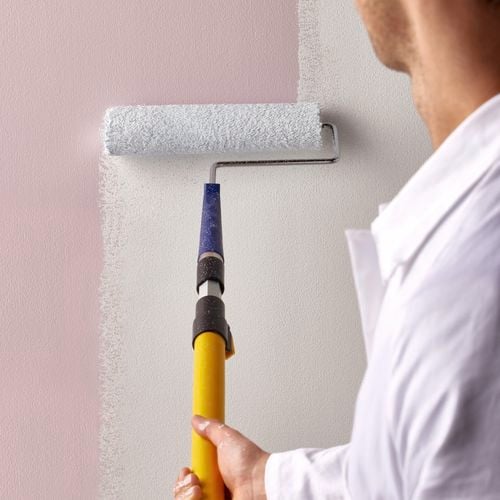 The open weave fabric design allows for greater coverage to get the job done faster.