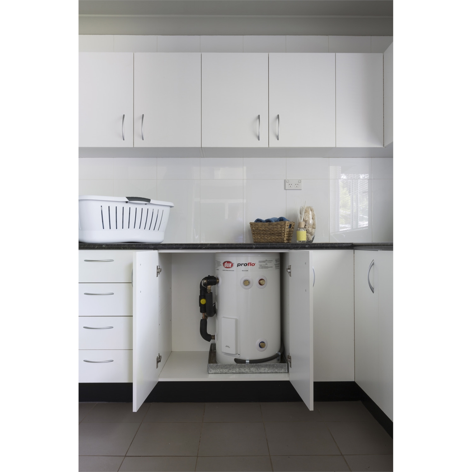 Dux 50L 2.4KW Proflo Plug In Electric Storage Water Heater - Bunnings  Australia