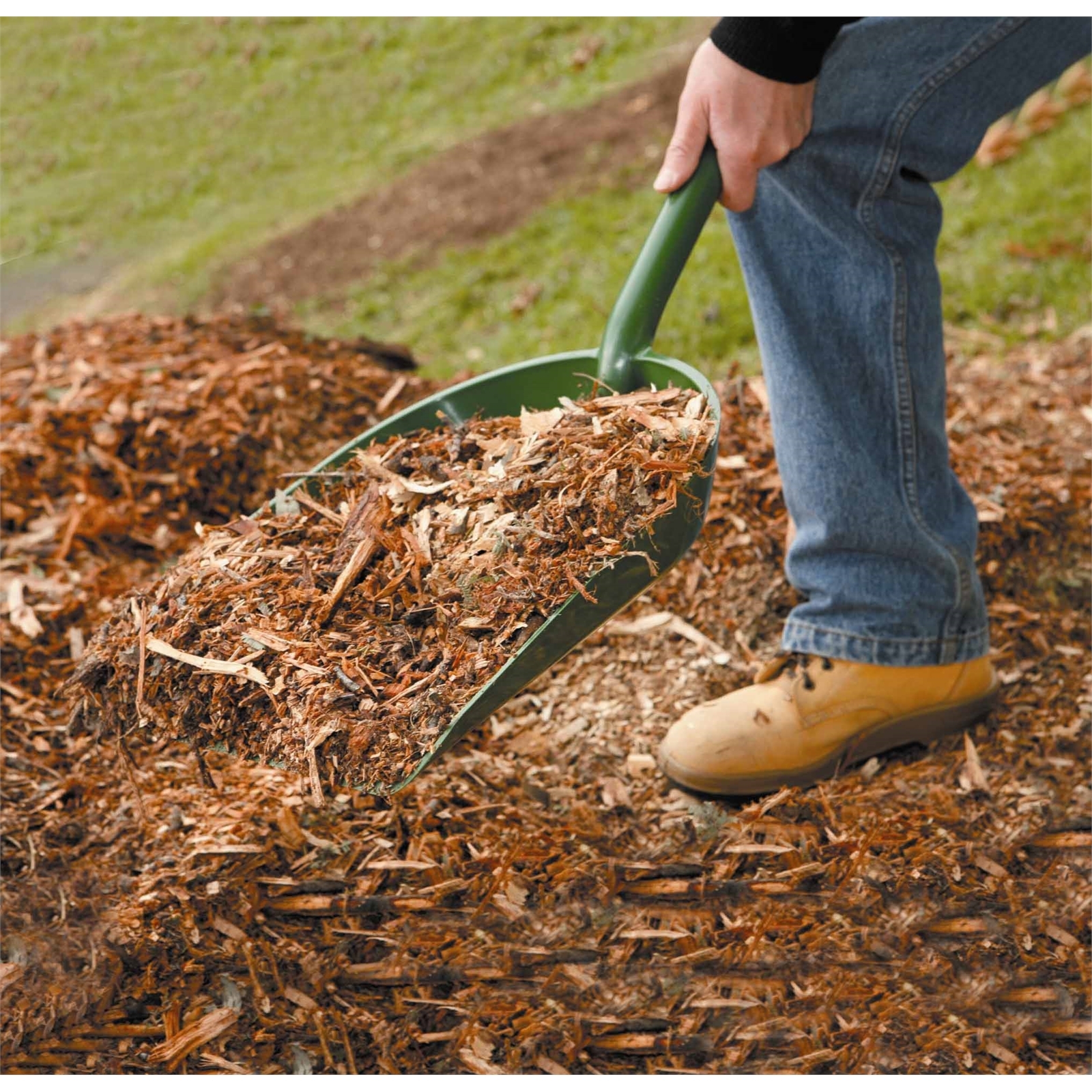 Cyclone Short Handle Multi-Purpose Poly Shovel - Bunnings New Zealand